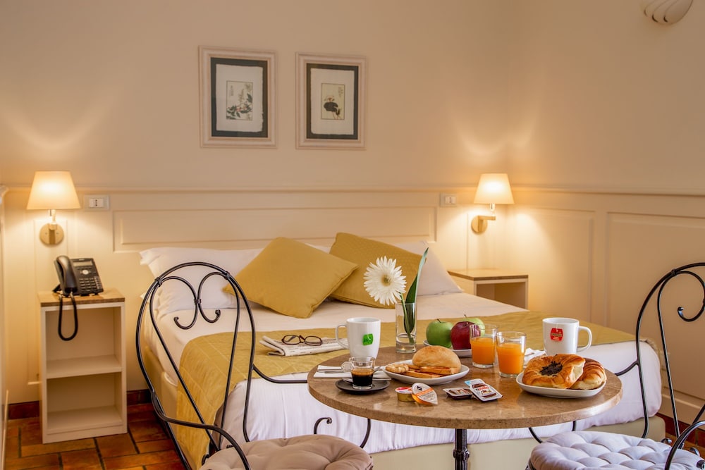 Aenea Superior Inn 34/50