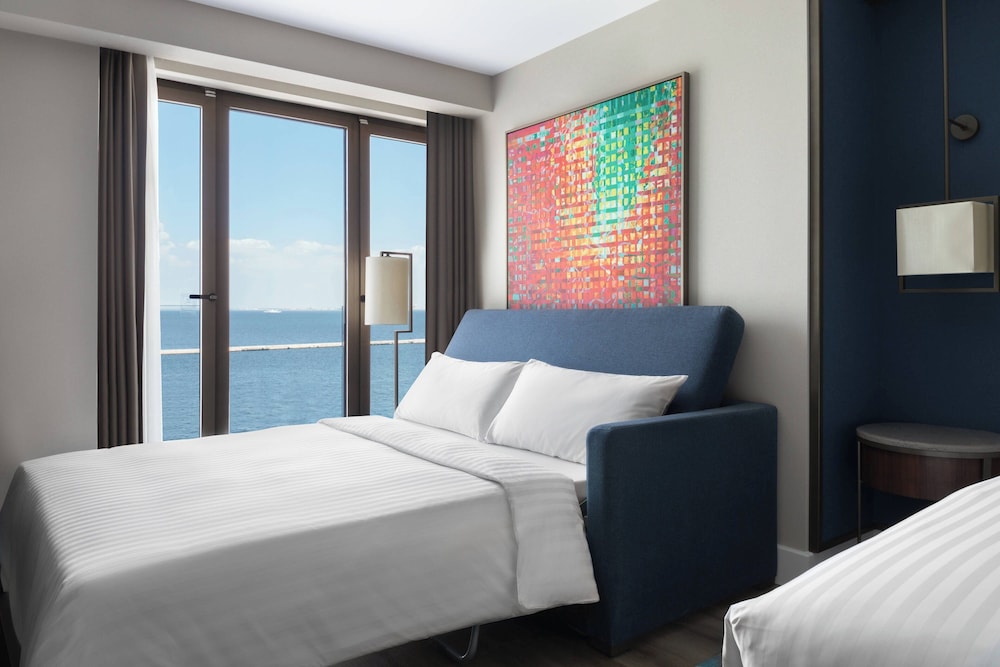 EXECUTIVE, DOUBLE BED, SEA VIEW