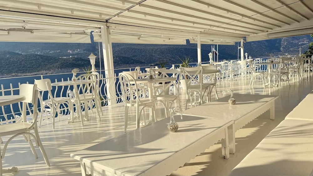 Club Capa Hotel 34/48
