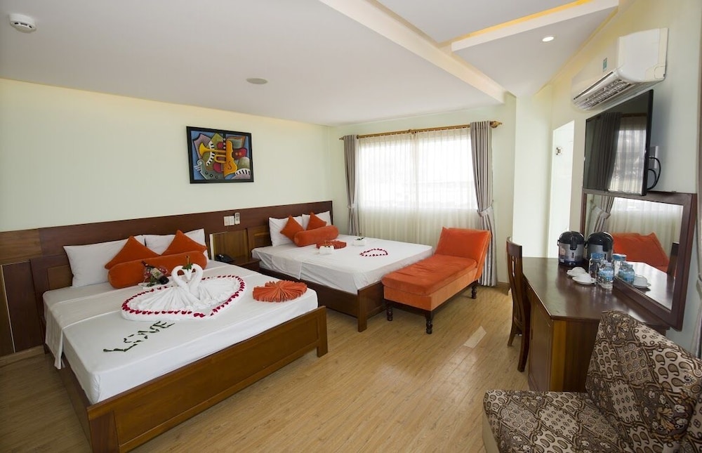 Art Deluxe Hotel 48/60