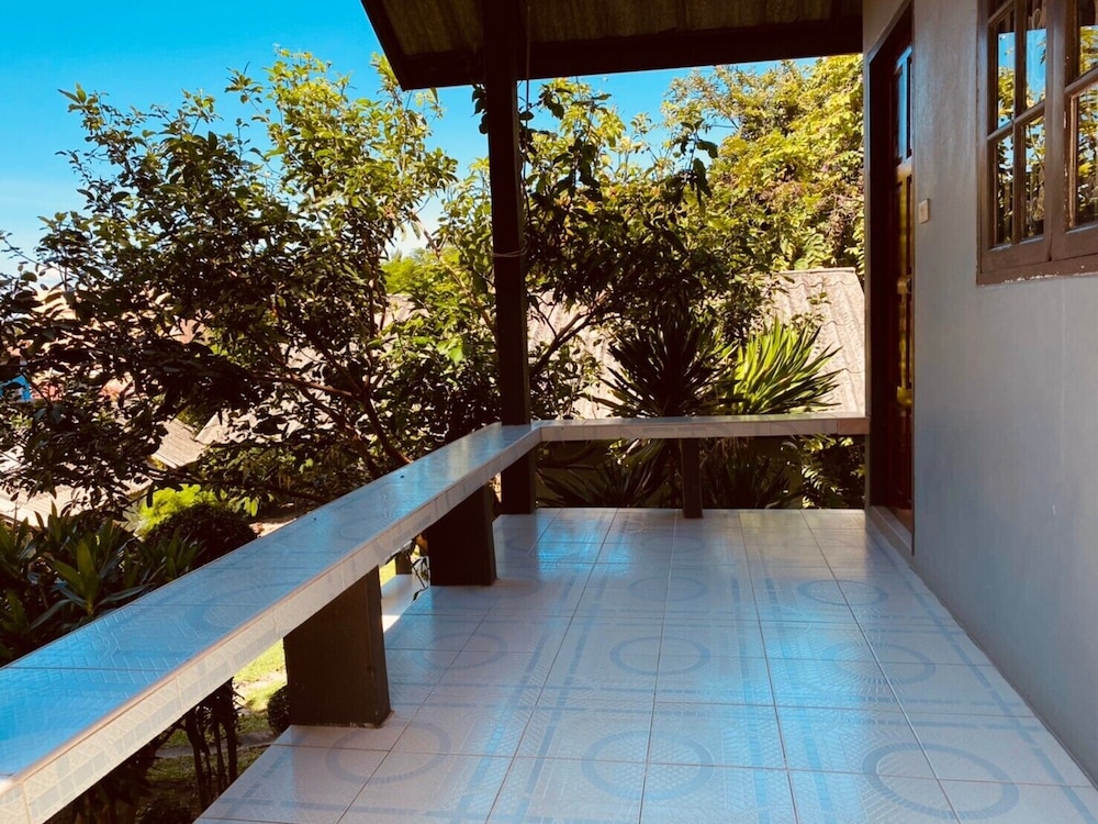 Phupha Bungalow 27/48
