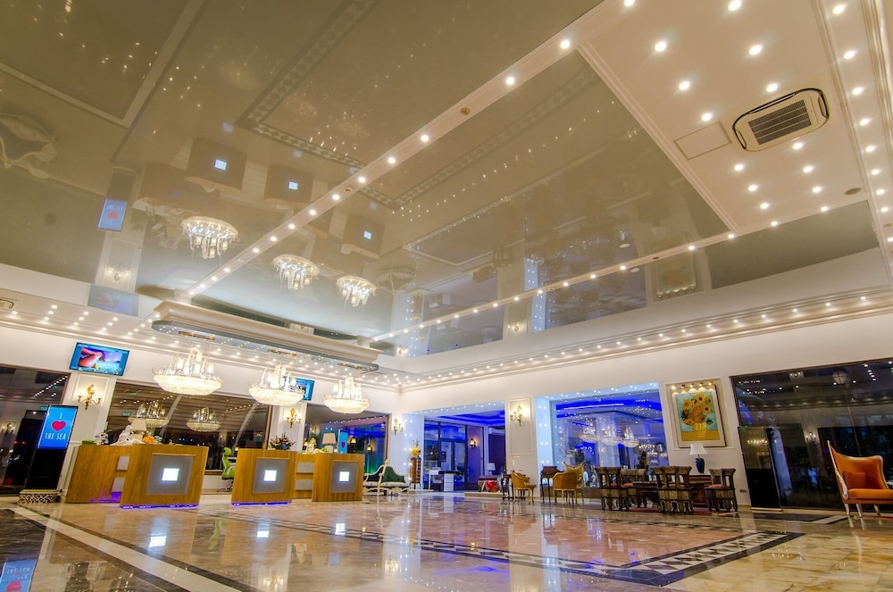 Phoenicia Royal 42/50