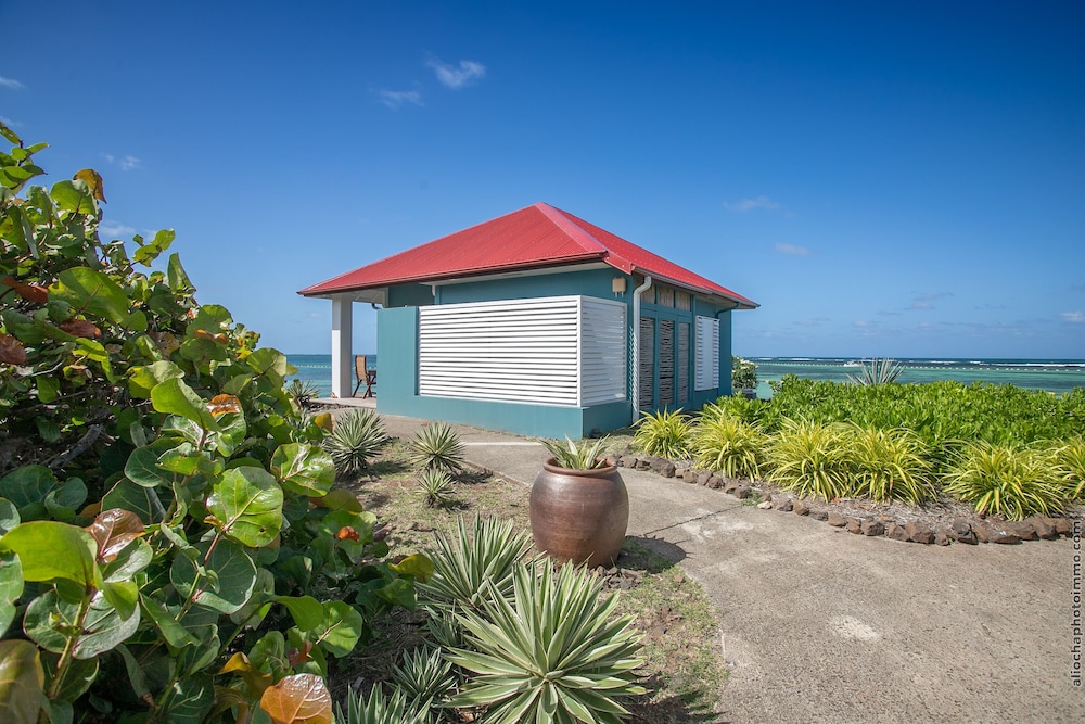 Le Cap Est Lagoon Resort 1/50