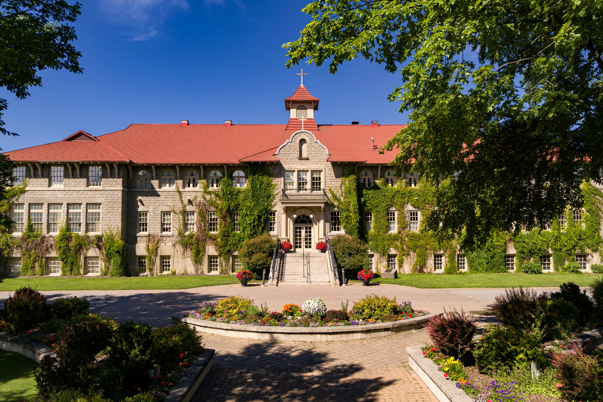 St. Eugene Golf Resort & Casino 66/74