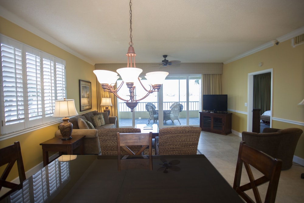 Vanderbilt Beach Resort 42/65