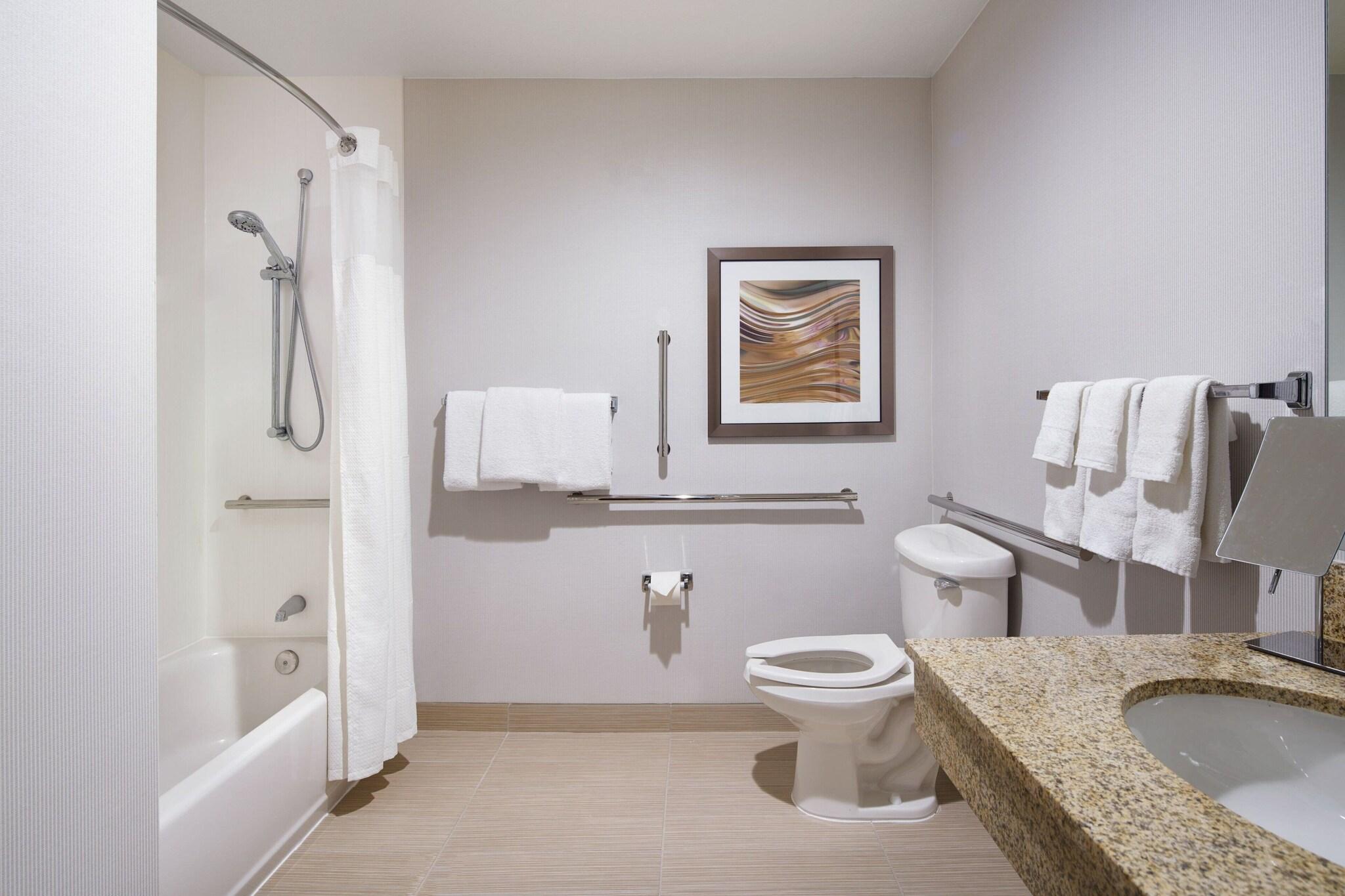 غرفة بسرير مزدوج لذوي الإعاقة، Courtyard By Marriott Milpitas Silicon Valley 3/3