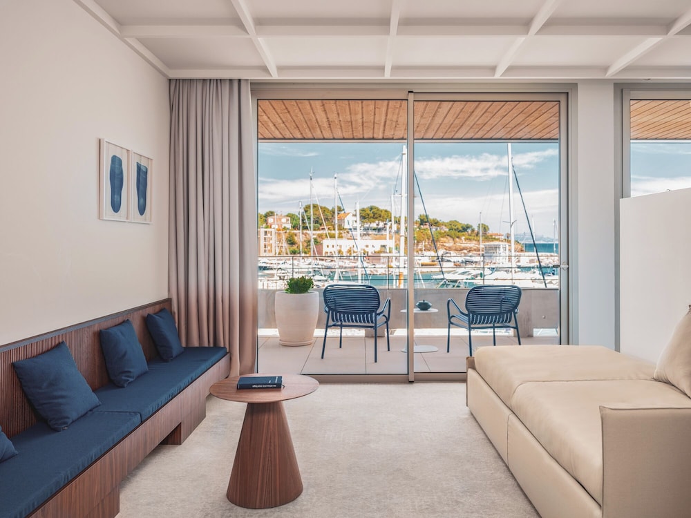 Bleu Hotel & Spa by Germain Collection 40/70