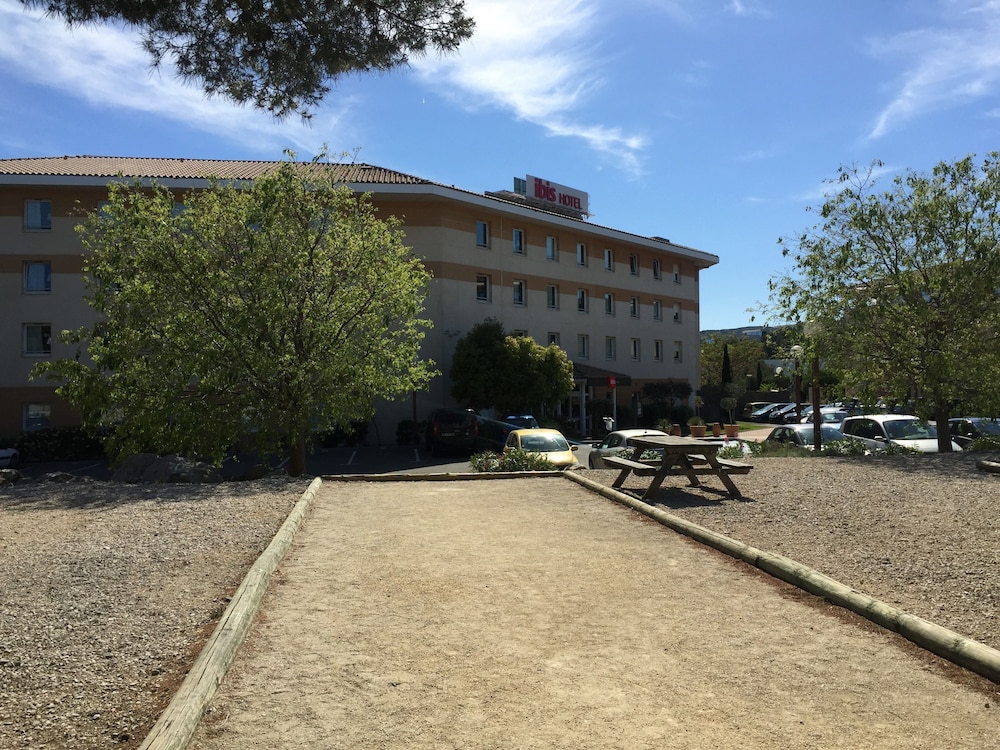 Ibis La Ciotat 70/74