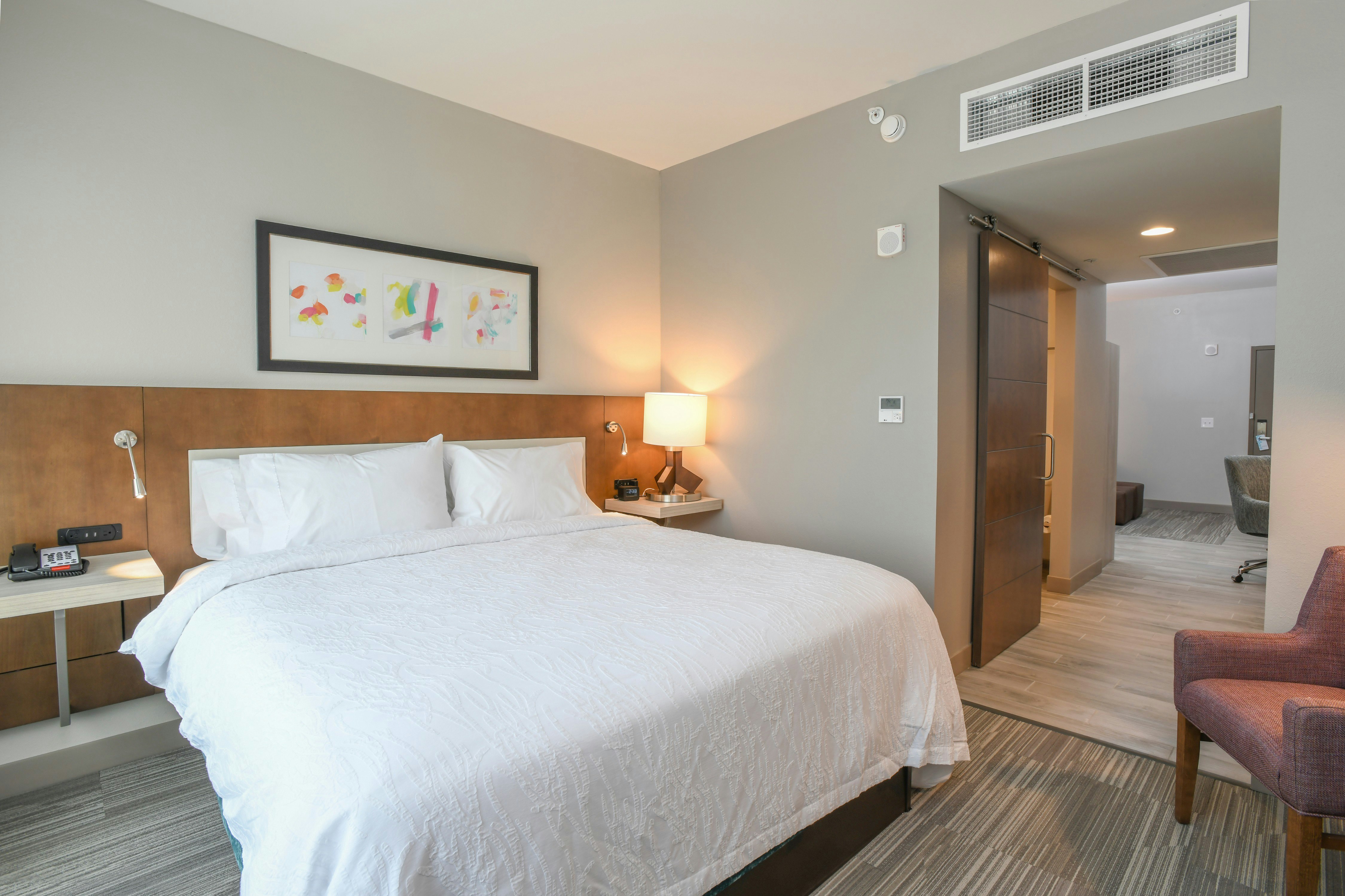 DELUXE, KING BED, SOFA
