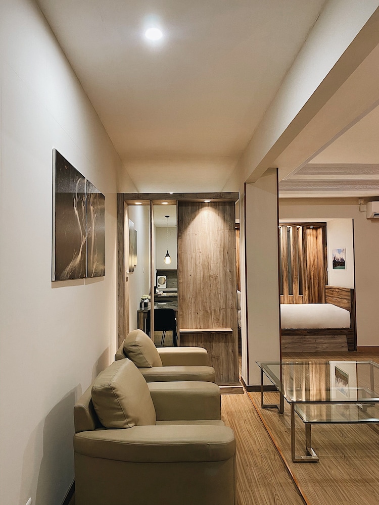 Paradise Hotel Tarakan 50/65