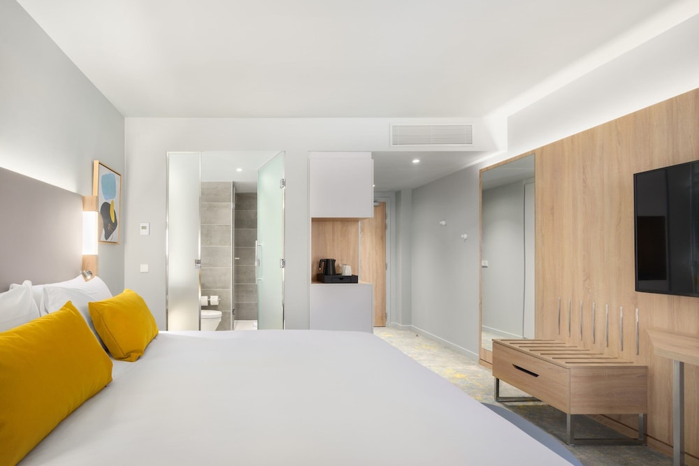 Courtyard by Marriott Paris Charles de Gaulle Central Airport 5/31