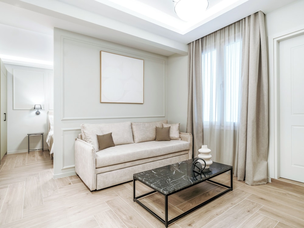 Astikon Xenofontos Suites 37/50