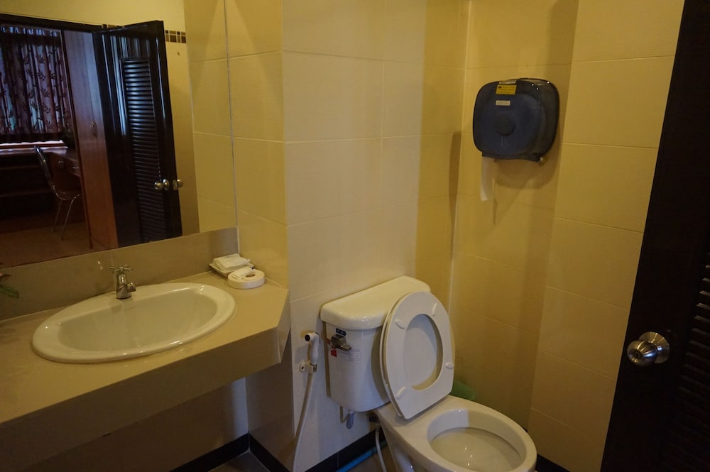 Supak Hotel 12/37