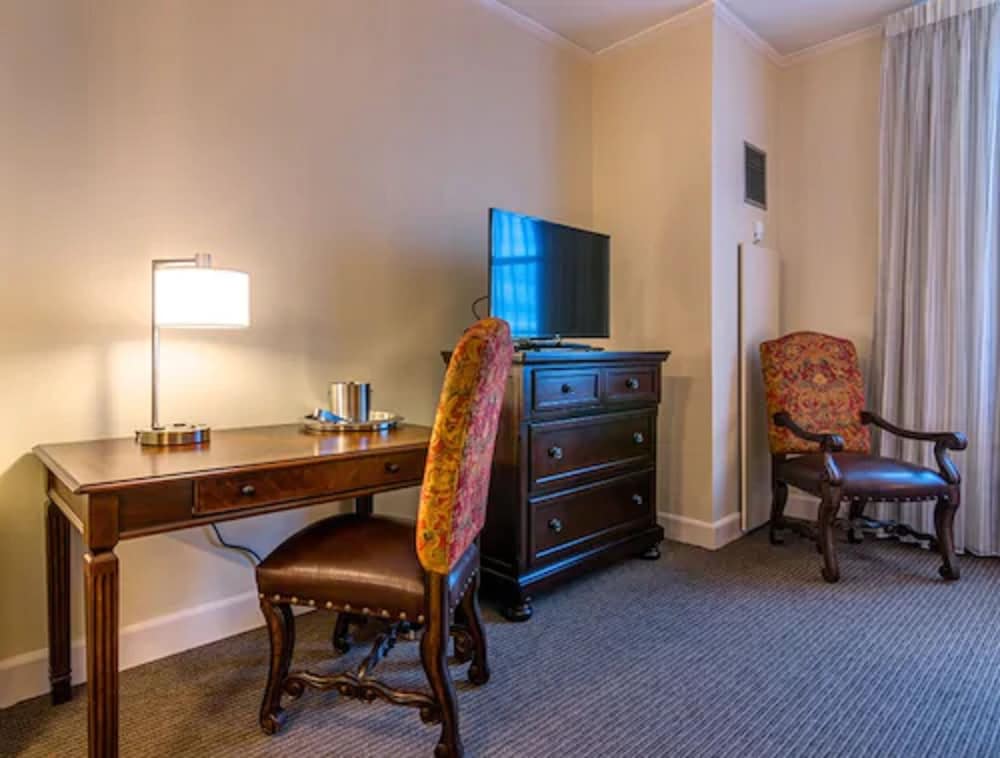 Hotel Bentley 41/50