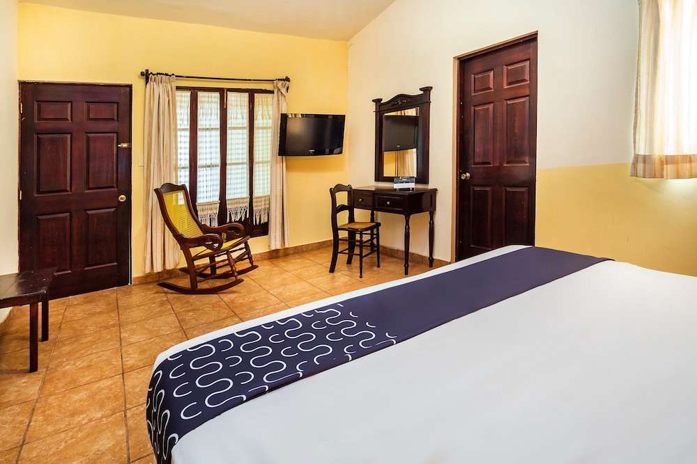 Hostal El Patio 10/25