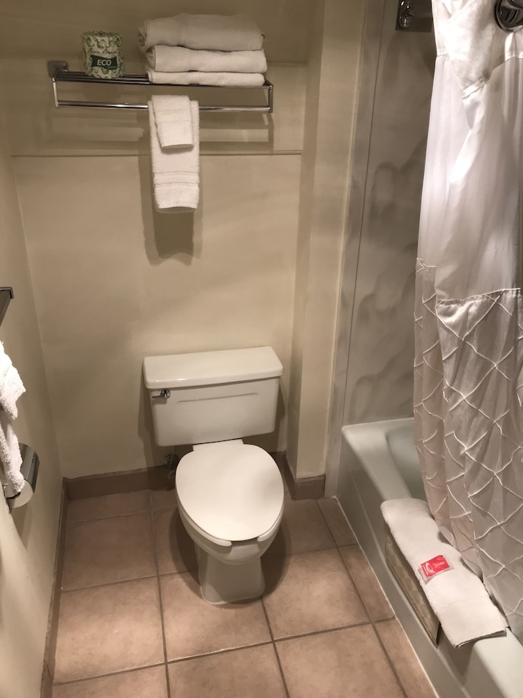 Econo Lodge Salina 35/38