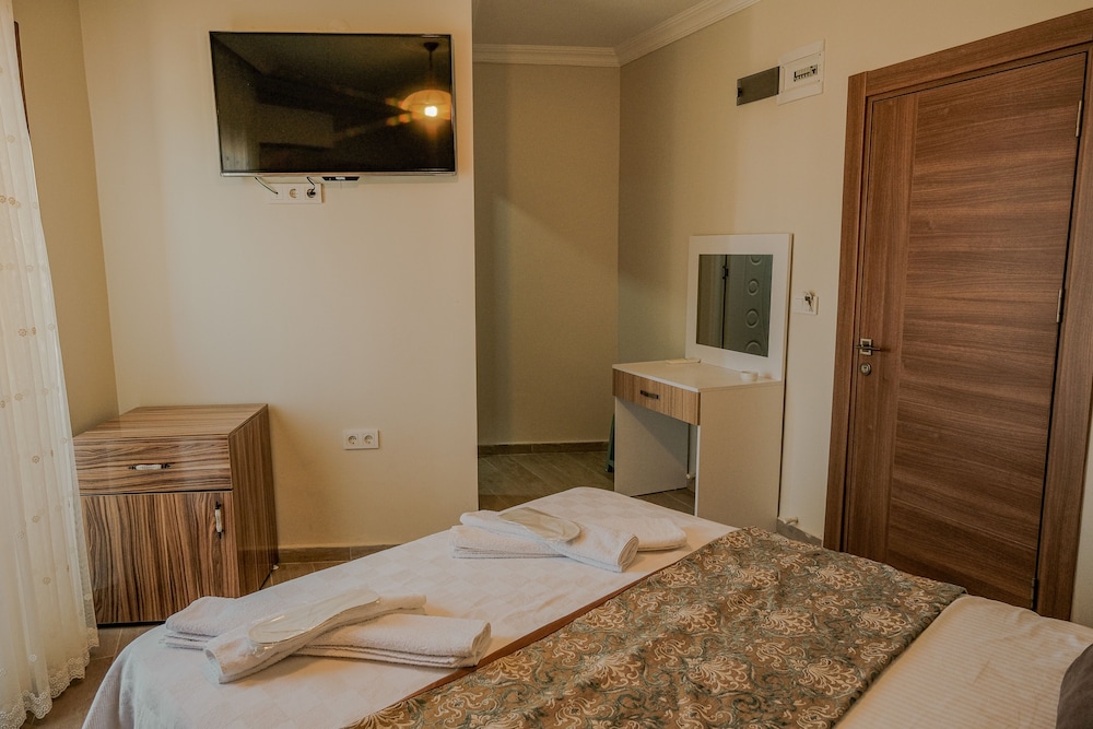 Cunda Demir Hotel 6/20