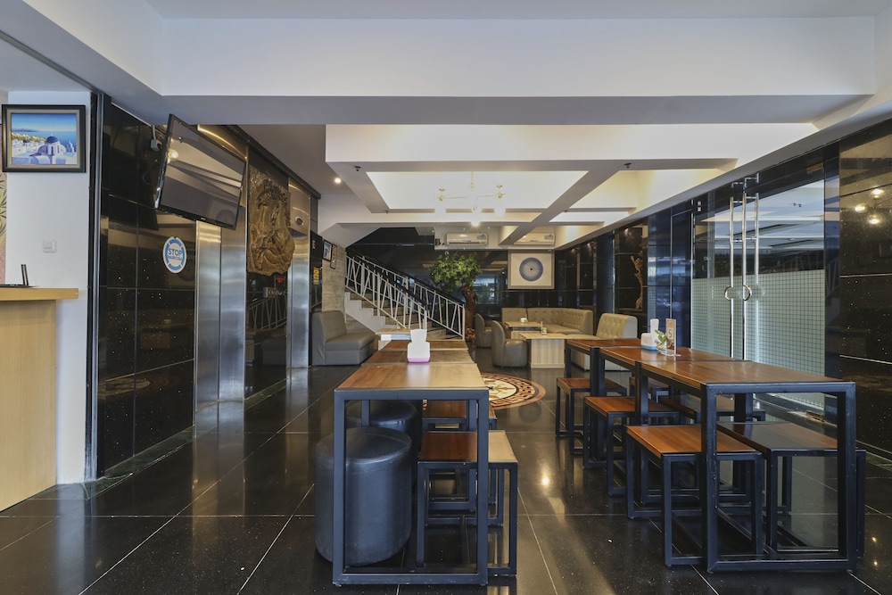 Coin S Hotel 82/96
