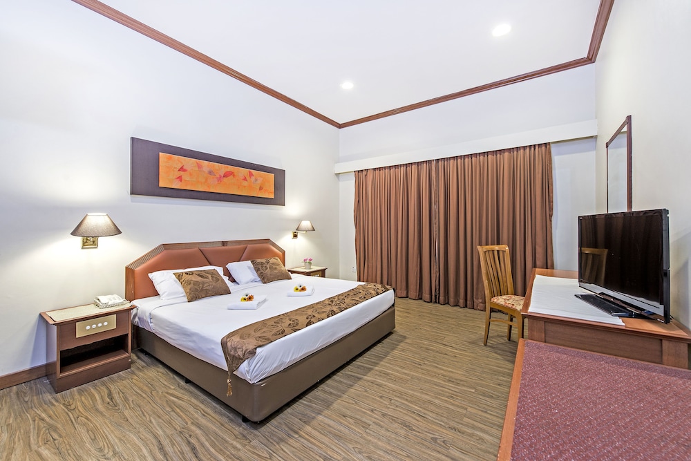 Hotel 81 Tristar 16/22