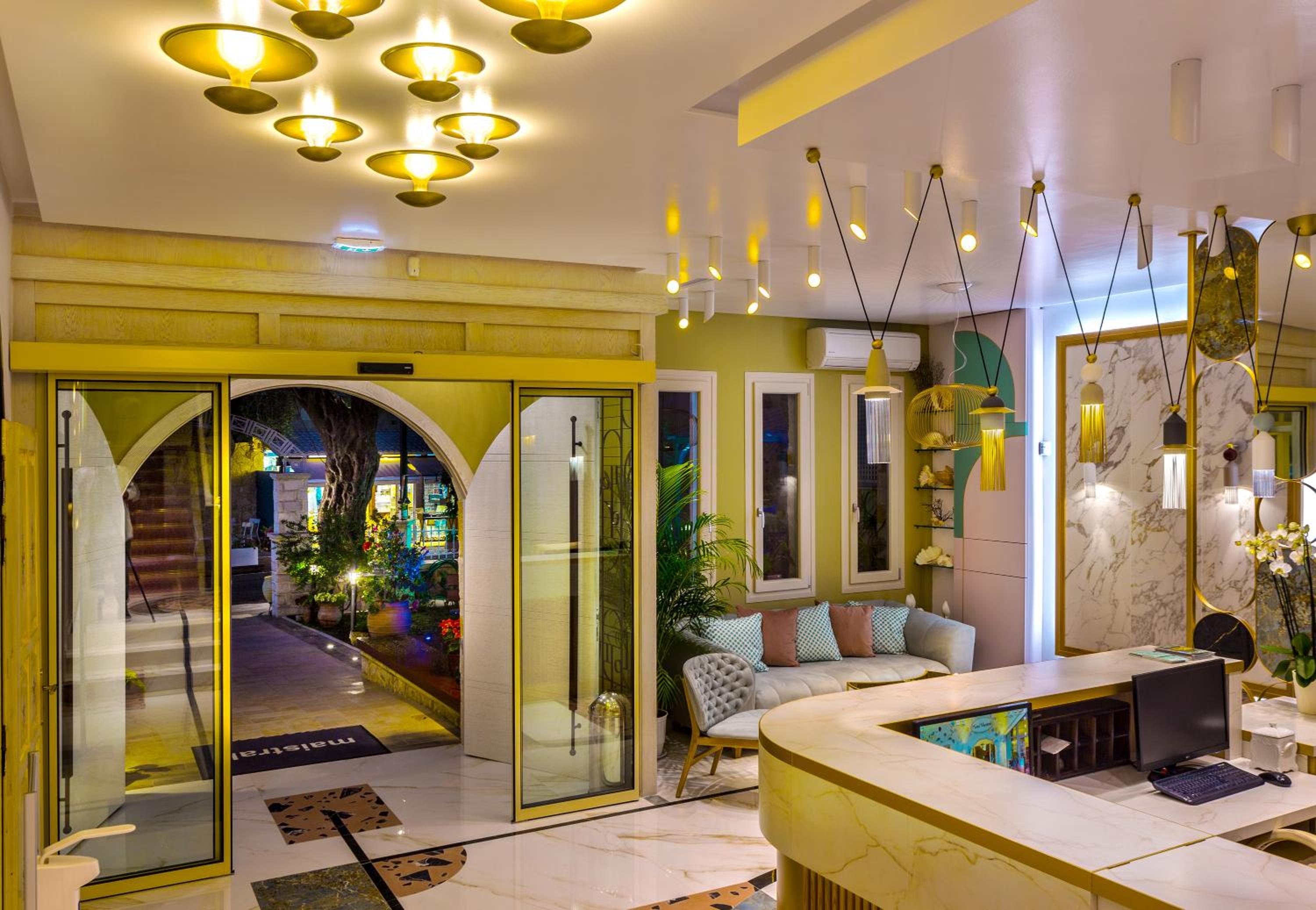 Maistrali Hotel 9/52