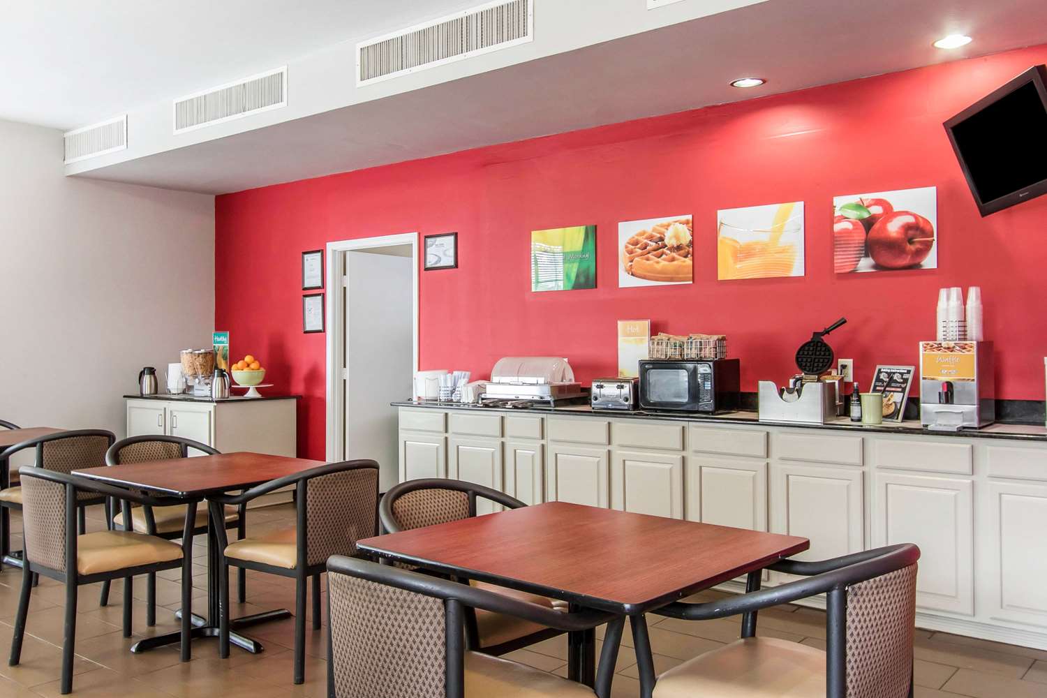 Quality Inn Downtown Historic District 23/32