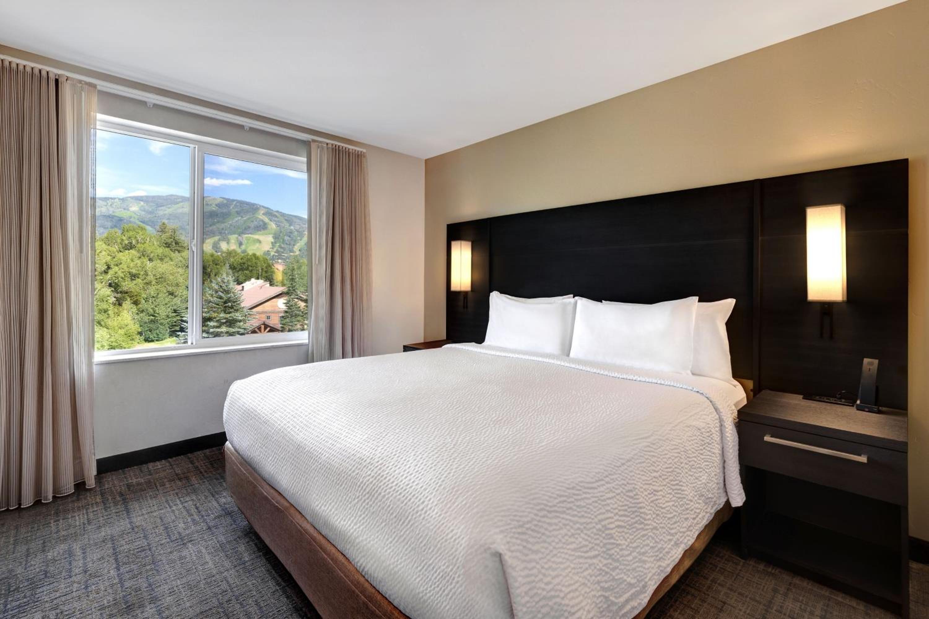 1 Bedroom, Mountain, Suite, King Bed, Creek View, Sofa