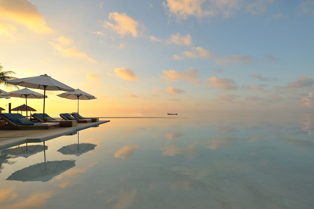 Niva Velassaru Maldives 50/53
