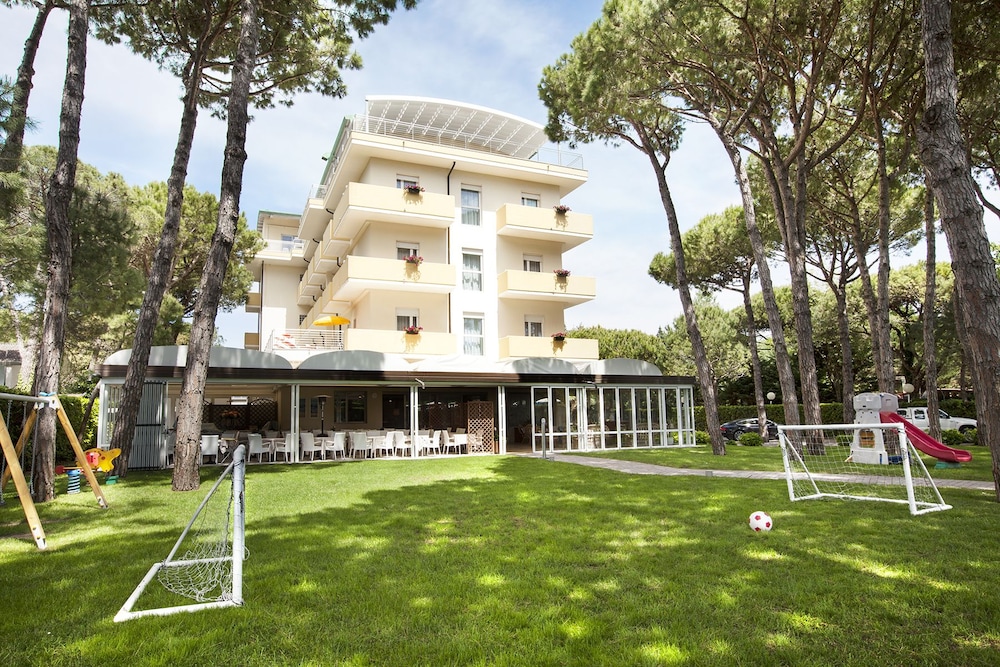 APARTHOTEL LA PINETA 18/32