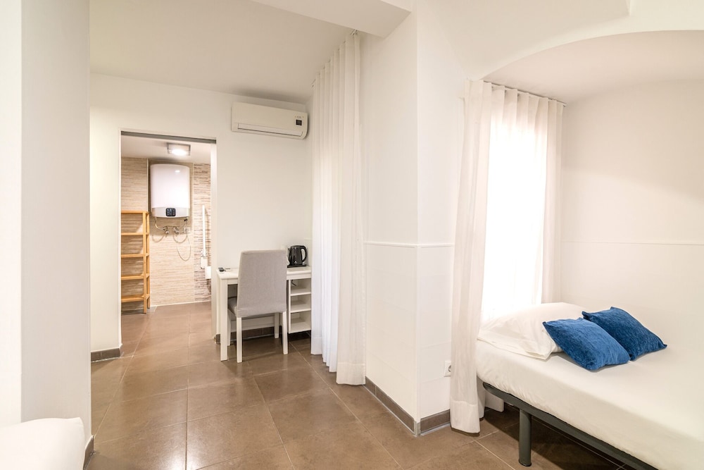 Laramond Barcelona Rooms 27/58