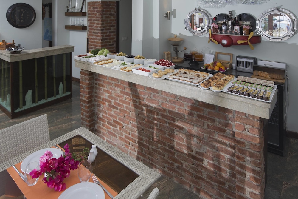AKKAN LUXURY HOTEL 70/84