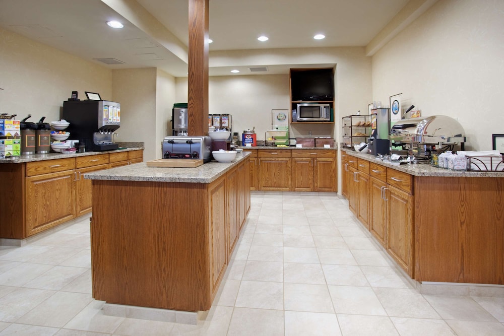 Country Inn & Suites By Radisson Greeley Co 5/40