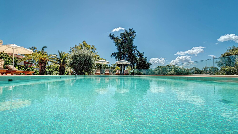 Ionian Arches Hotel 42/50