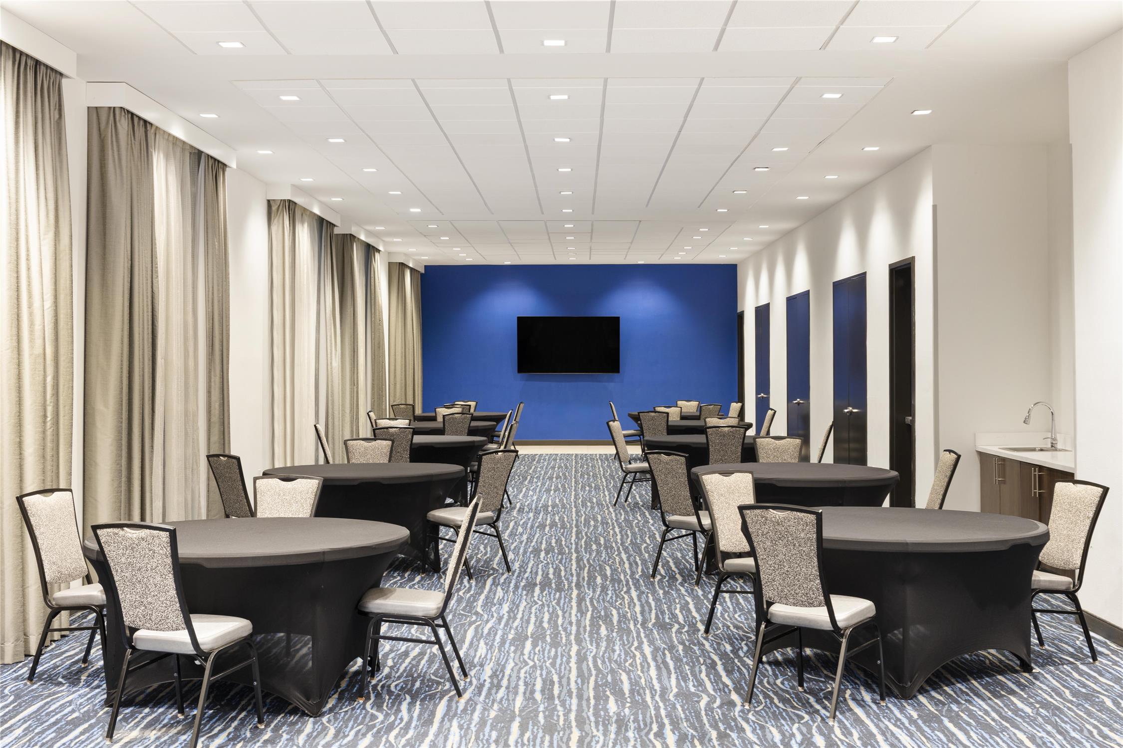 Glo Best Western Nashville 38/43