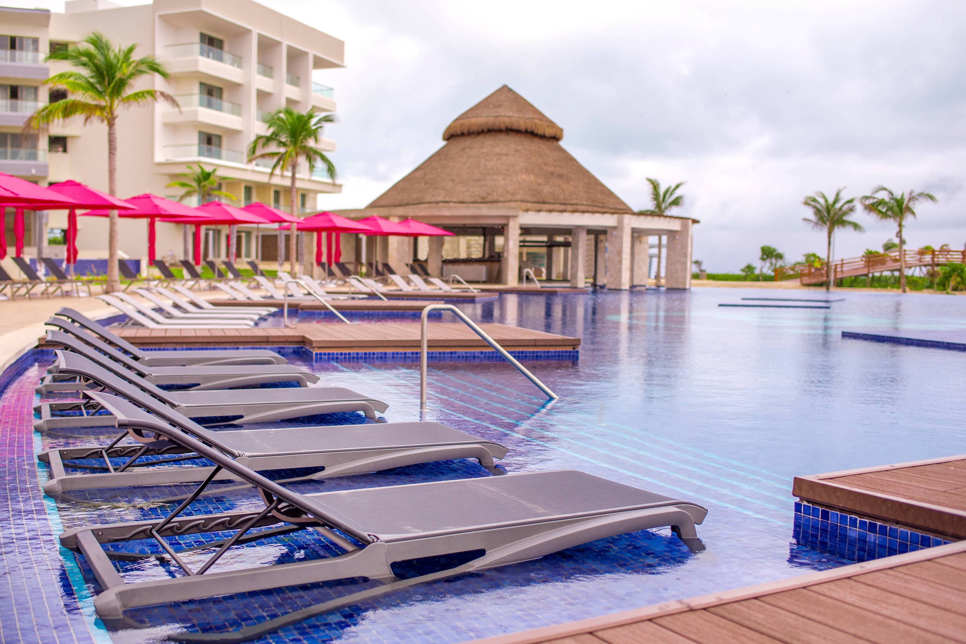 Planet Hollywood Cancun, An Autograph Collection All-Inclusive Resort 4/82