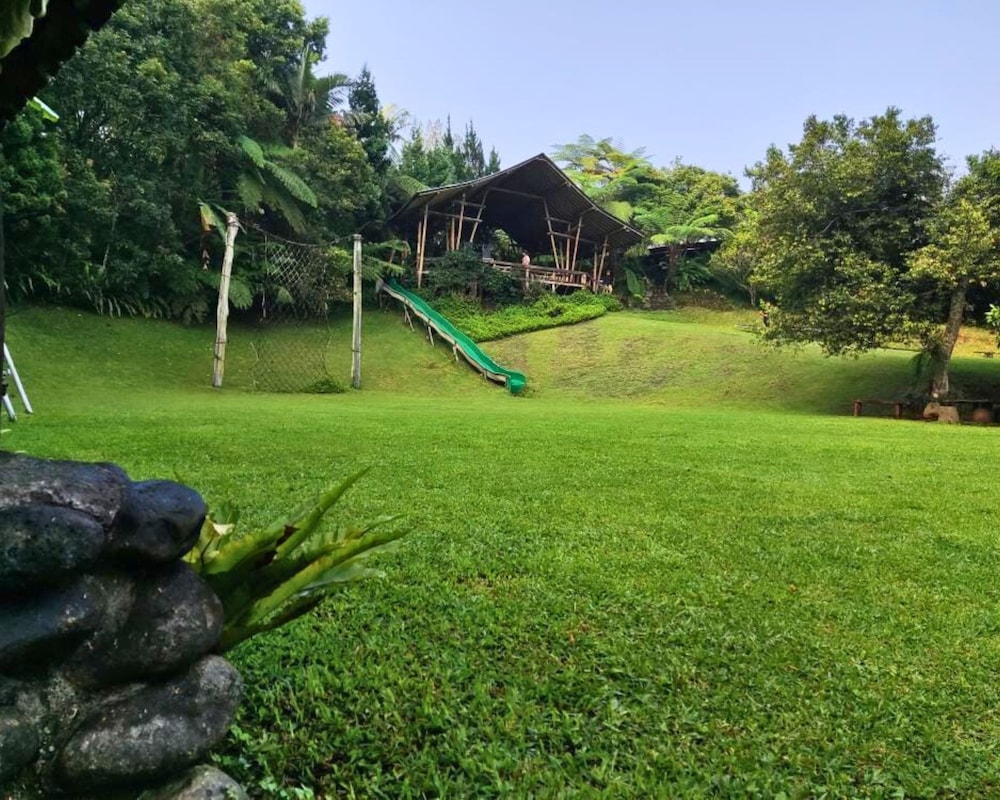 Warung Rekreasi Bedugul 24/50