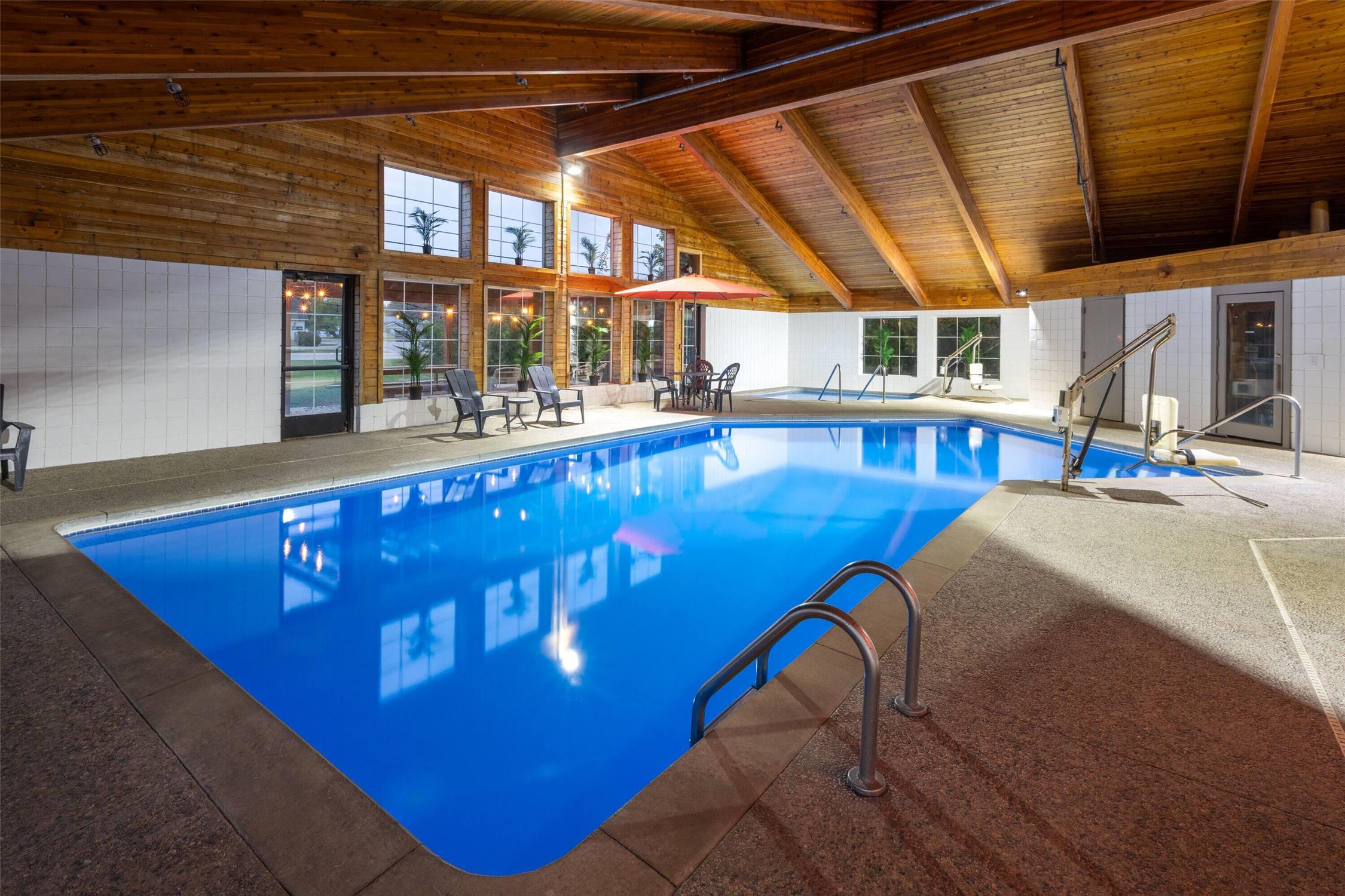 Americinn By Wyndham Douglas/Saugatuck 28/36