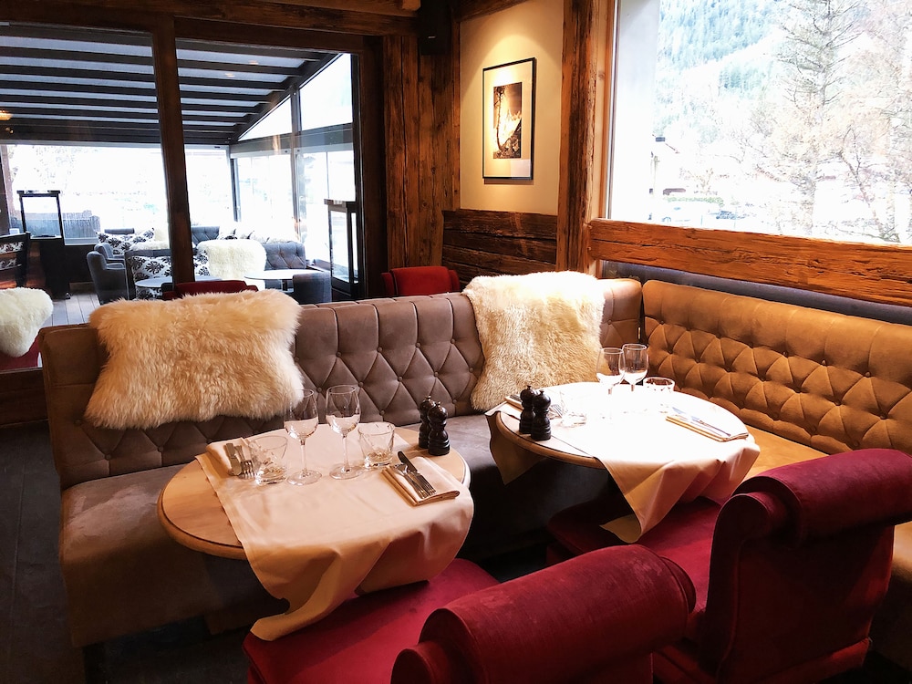 Chalet Hotel Le Castel 47/74