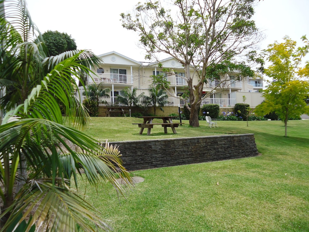Aston Hill Motor Lodge 1/43