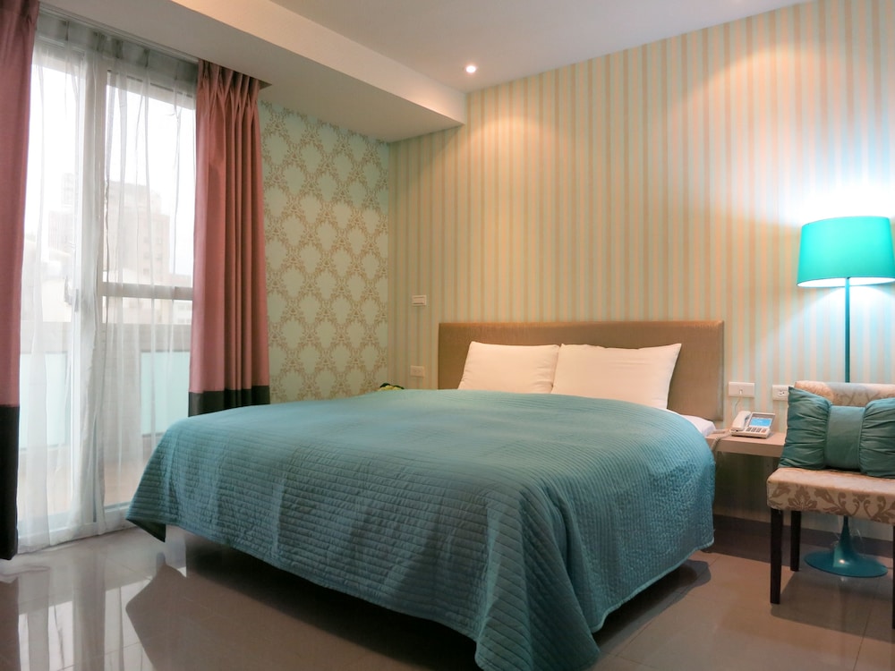 S&amp;E Hotel 25/61