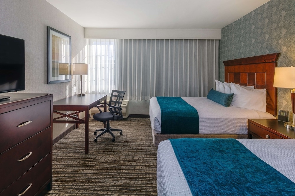 Best Western Plus Carriage Inn 27/78