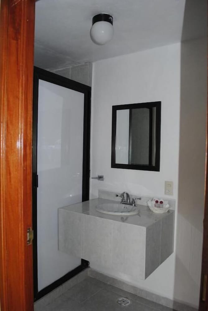 Hotel Arcos del Parque 45/46