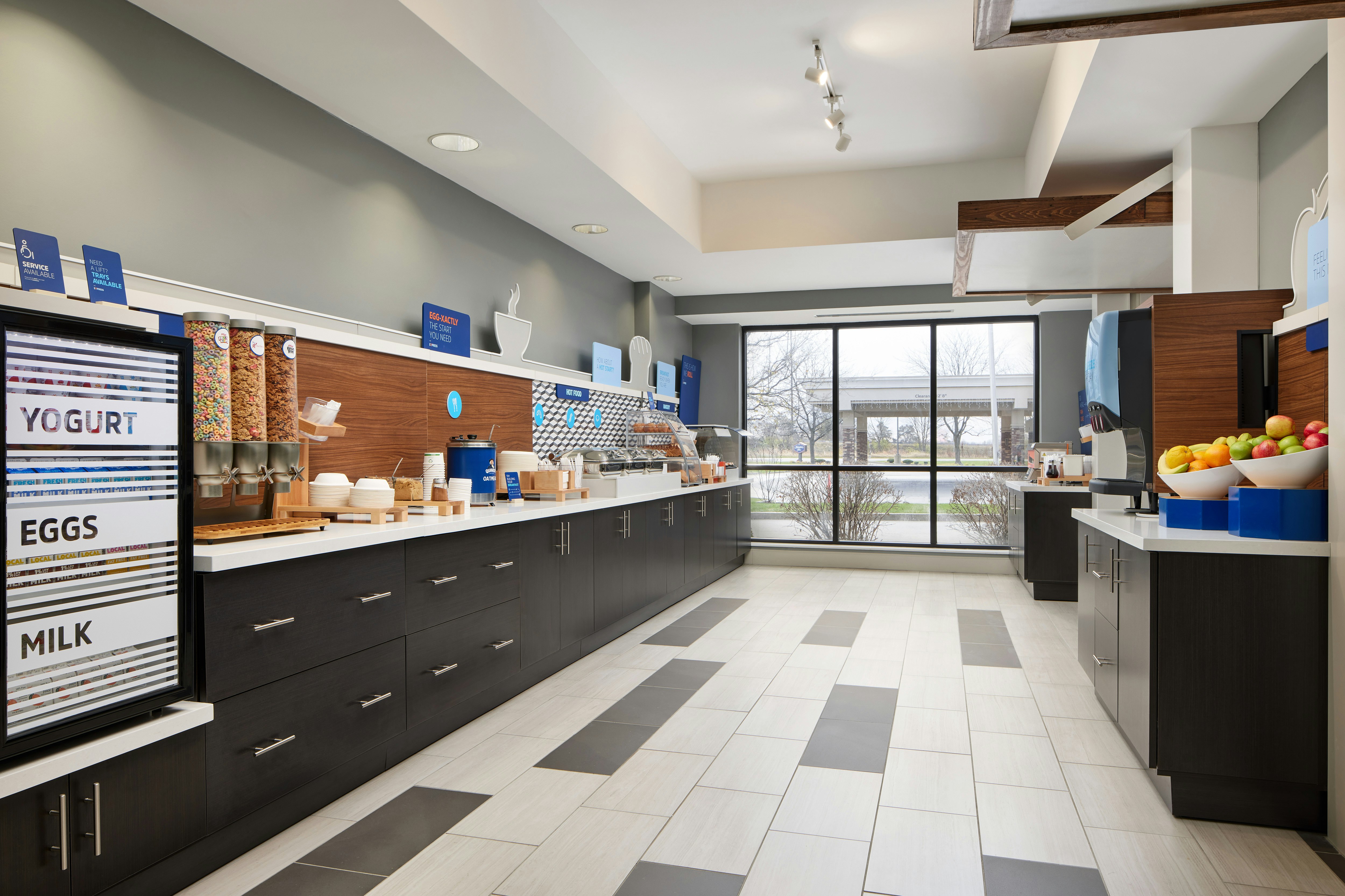 Holiday Inn Express Hotel Suites Seymour 5/23