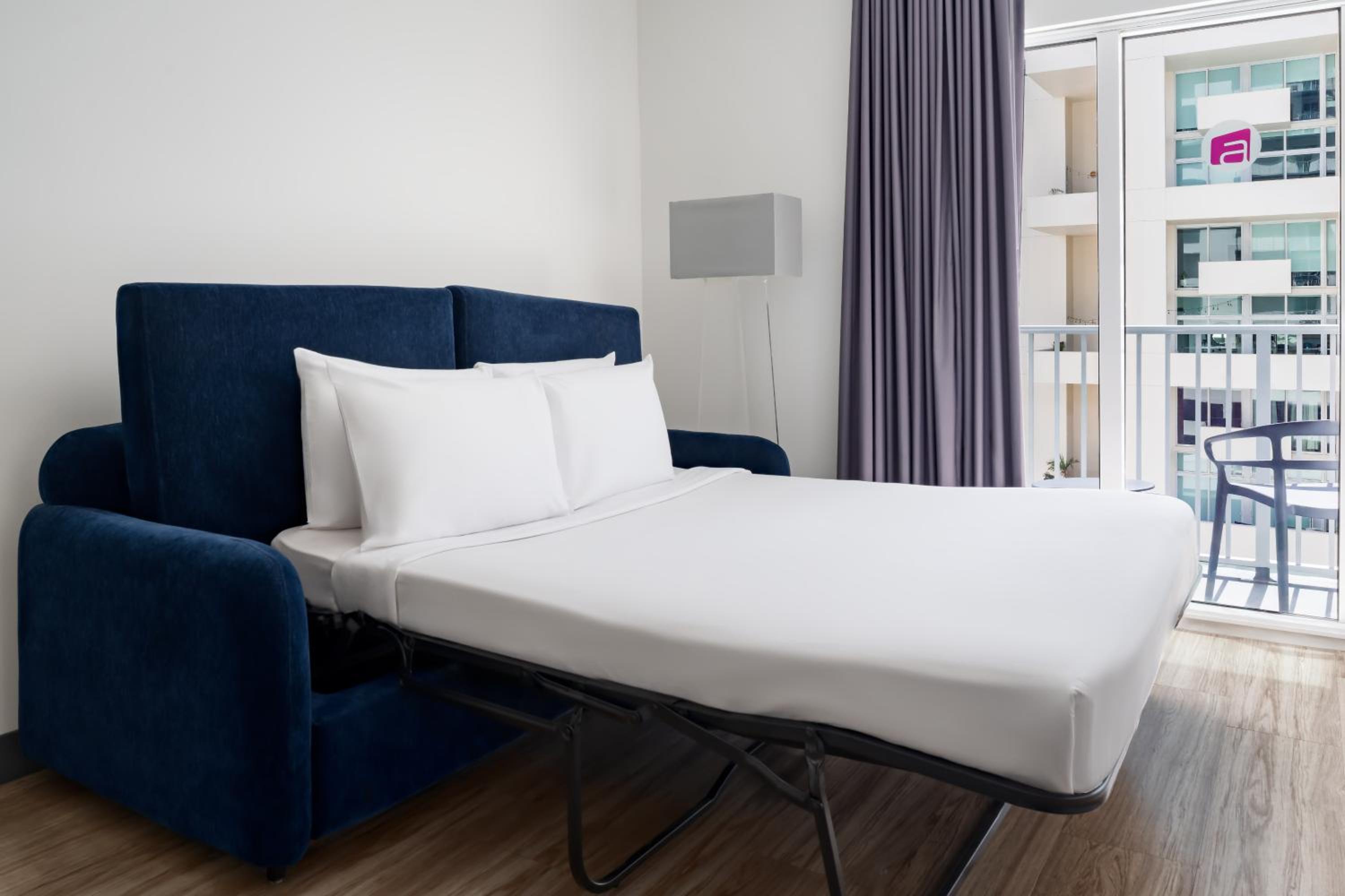 Aloft, Suite, King Bed, City View, Sofa, Balcony, High Floor، Aloft Miami Brickell 2/3