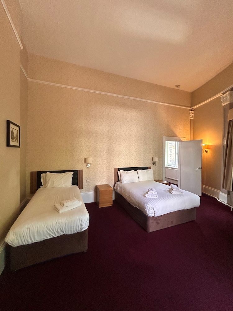 The Crown Hotel 22/74