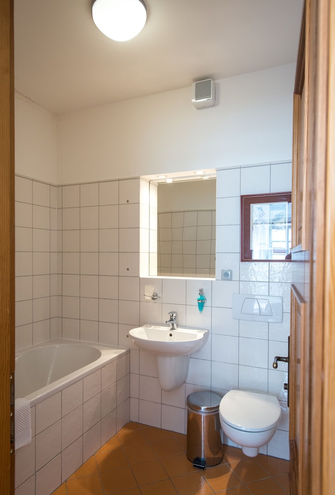 Hotel Leonardo 25/50