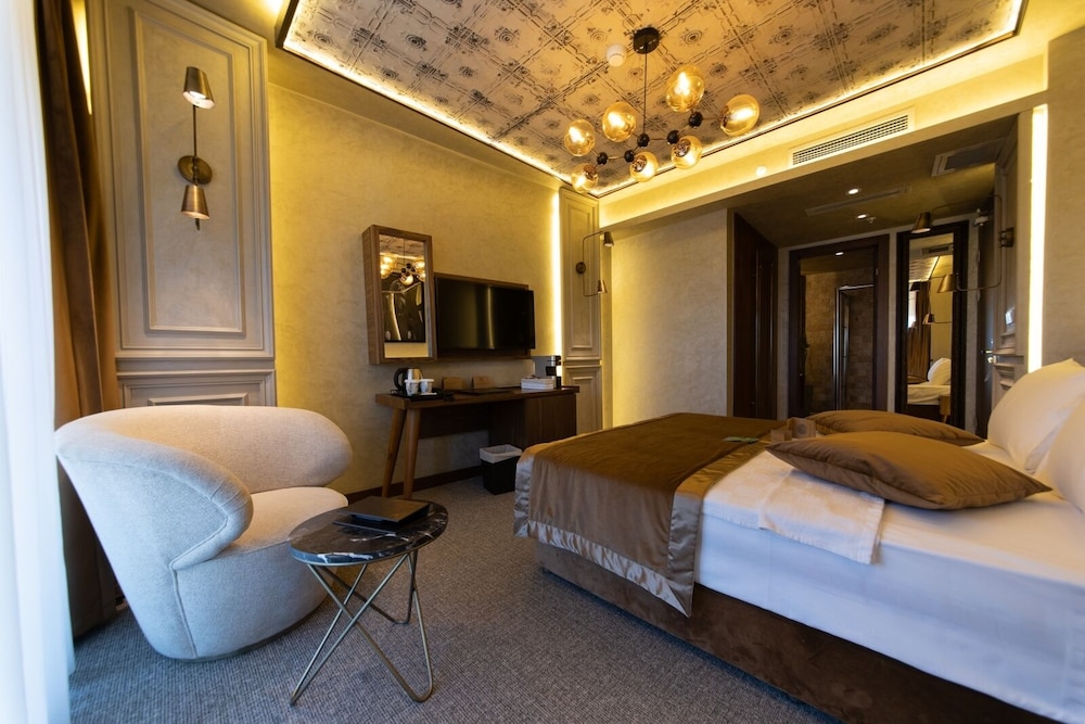 Tonight Hotel Port 31/44