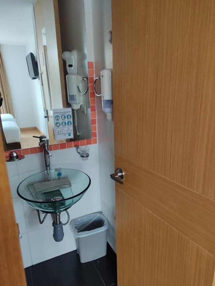 HOTEL DORADO FERIAL 23/23