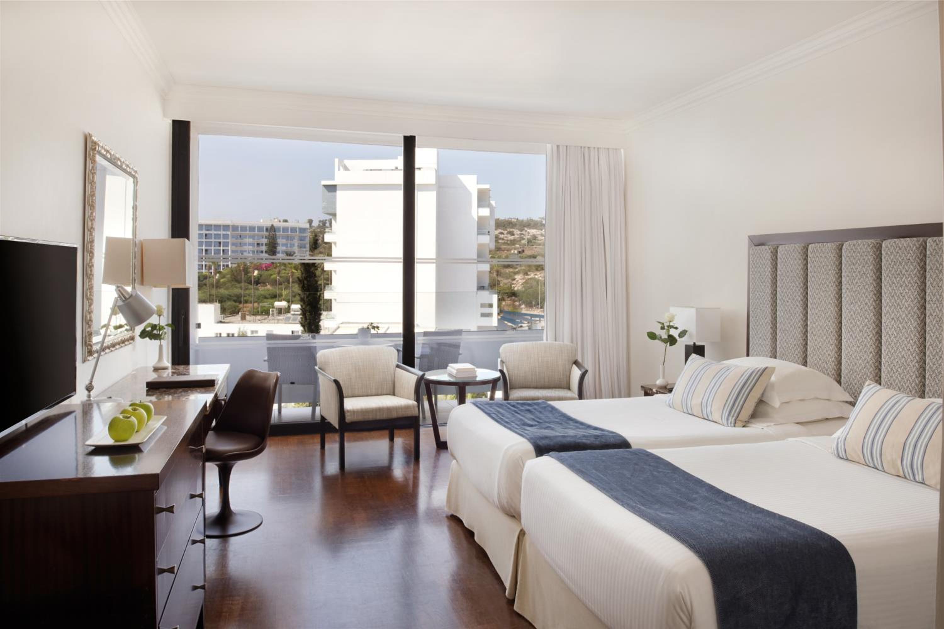 Room, Double or Twin Bed, Inland View