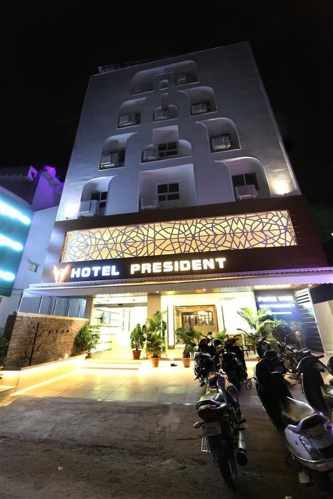 Hotel President 1/25