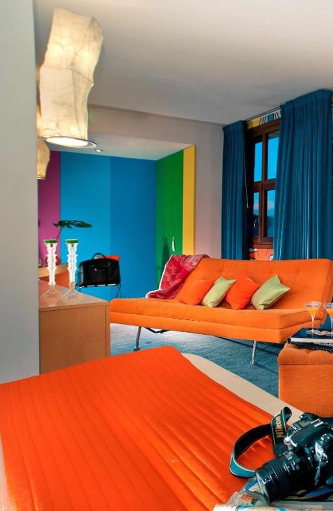 ROOM, TRIPLE